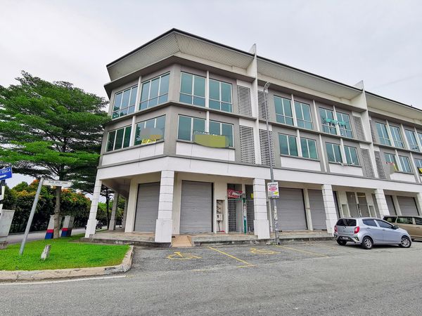 PRIME LOCATION BRAND NEW 3 Storey Shop Office Tama