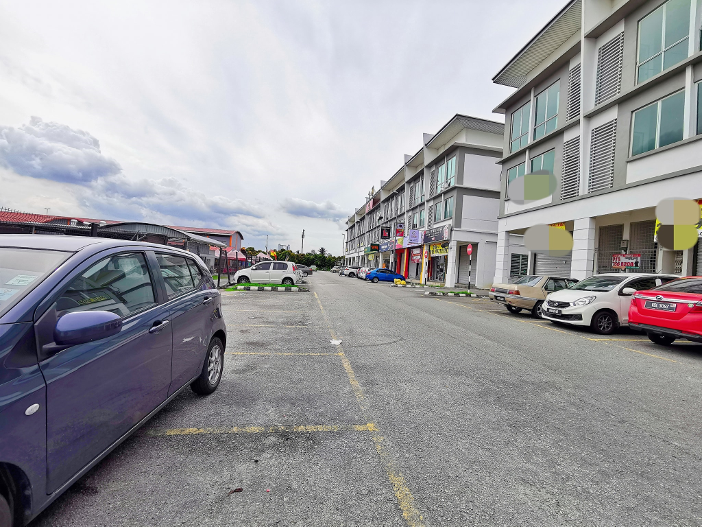PRIME LOCATION BRAND NEW 3 Storey Shop Office Tama - photo 4