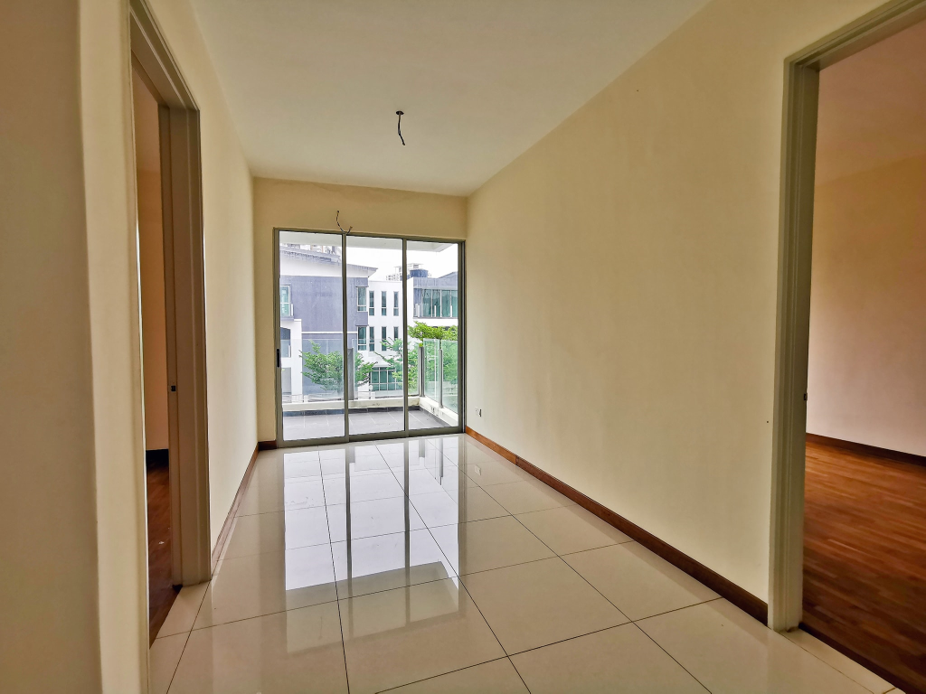 CORNER LOT BRAND NEW  3 STOREY Semi D Amanria Resi - photo 10