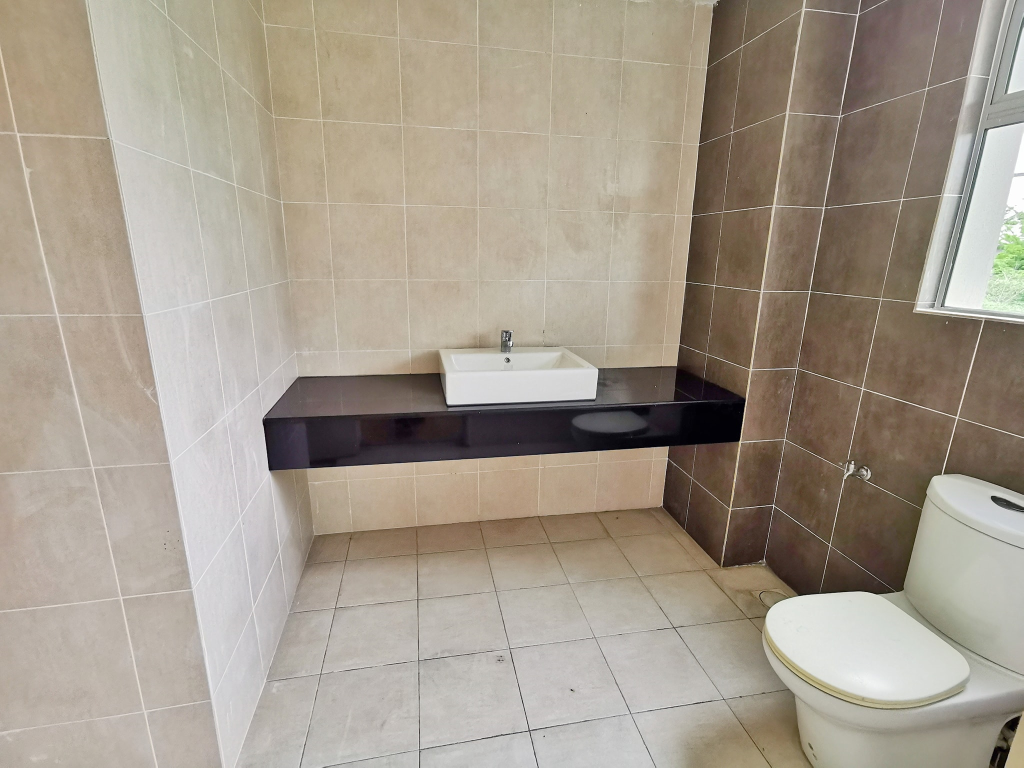 CORNER LOT BRAND NEW  3 STOREY Semi D Amanria Resi - photo 12