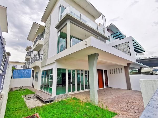 CHEAPEST BRAND NEW FACING OPEN 3 Storey Semi D  Am