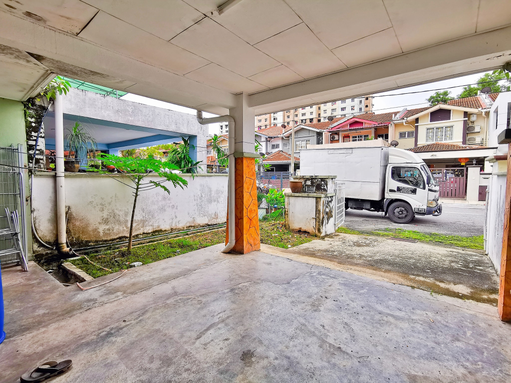 CHEAPEST Double Storey Terrace  Taman Seri Intan A - photo 2