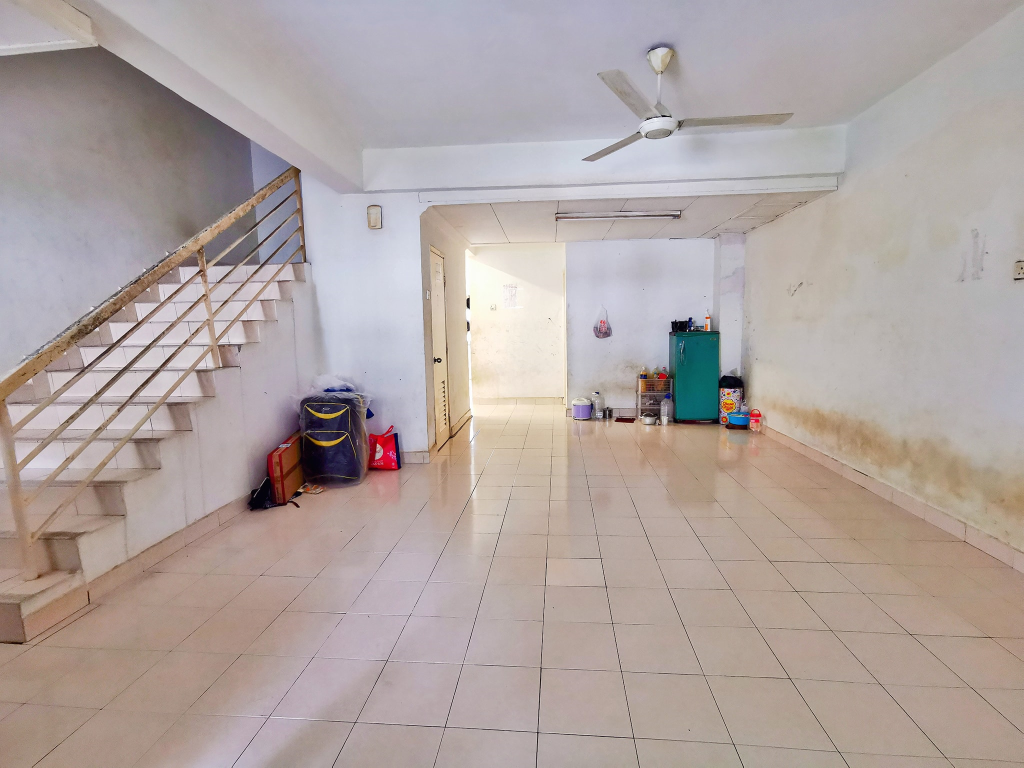 CHEAPEST Double Storey Terrace  Taman Seri Intan A - photo 4