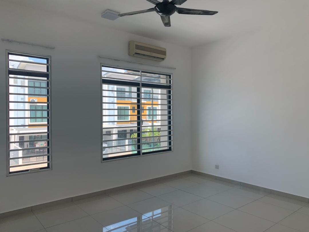 BRAND NEW 3 Storey Terrace House Setia Alam - photo 7
