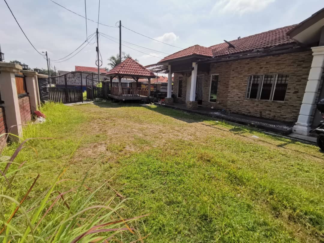 TANAH LUAS Semi D Single Storey Desa Anggerik Jala