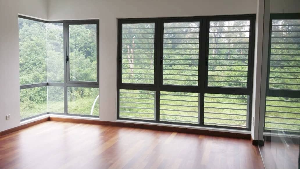FACING OPEN 3 Storey Semi D  Bukit Serdang Type - photo 2