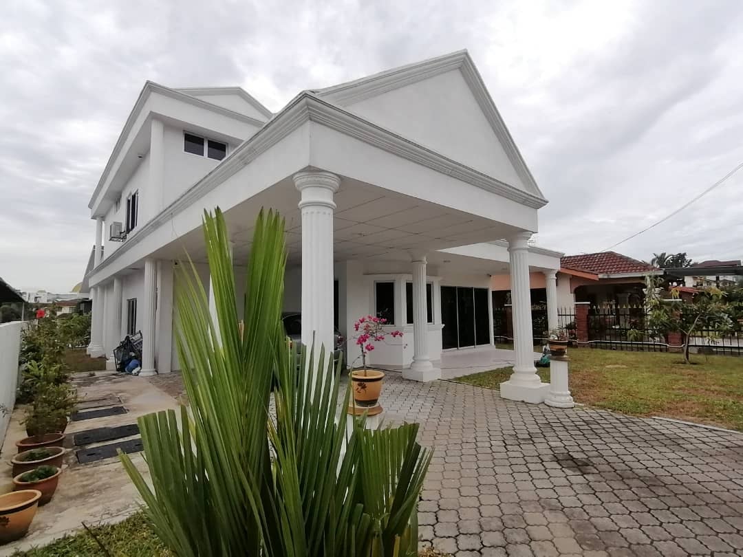 RENOVATED Bungalow Kg Tunku SS1 Petaling jaya