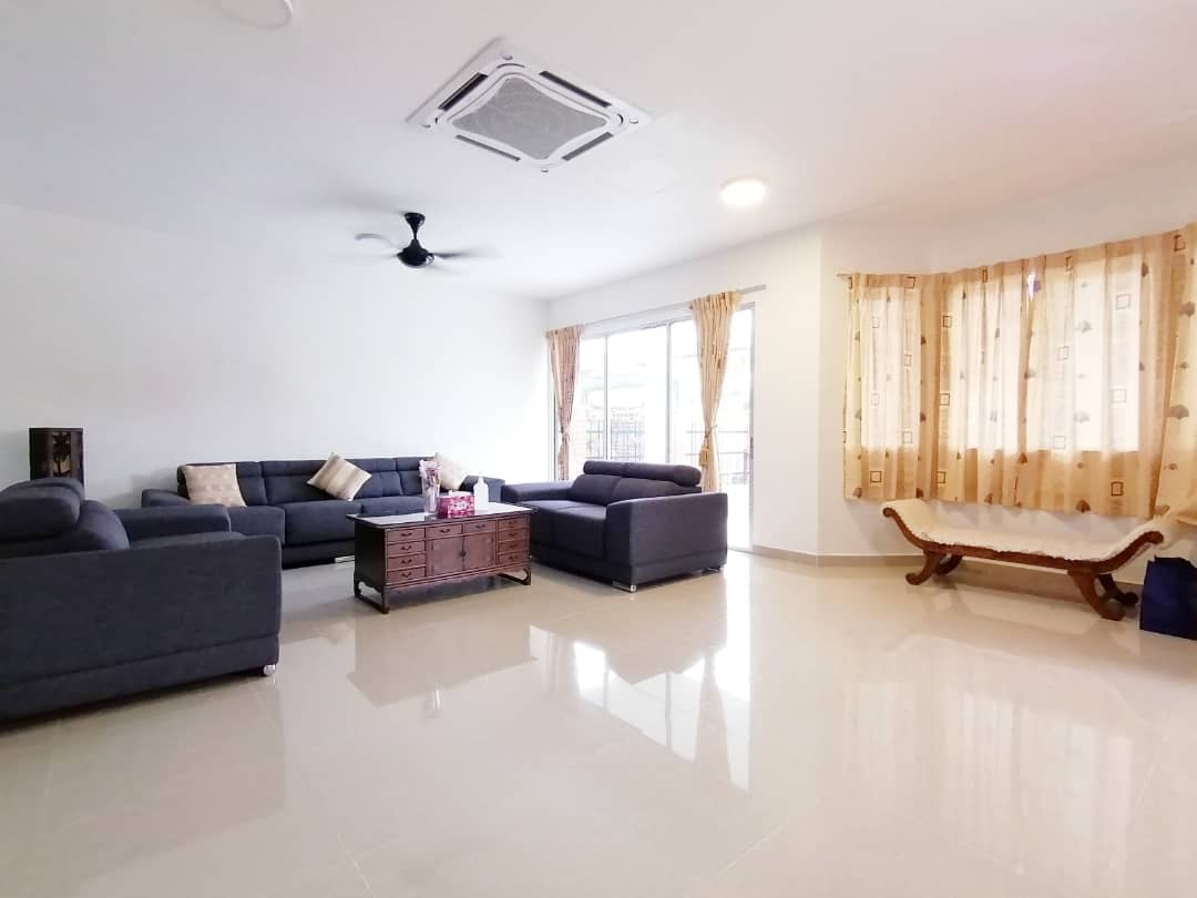 RENOVATED Bungalow Kg Tunku SS1 Petaling jaya - photo 2