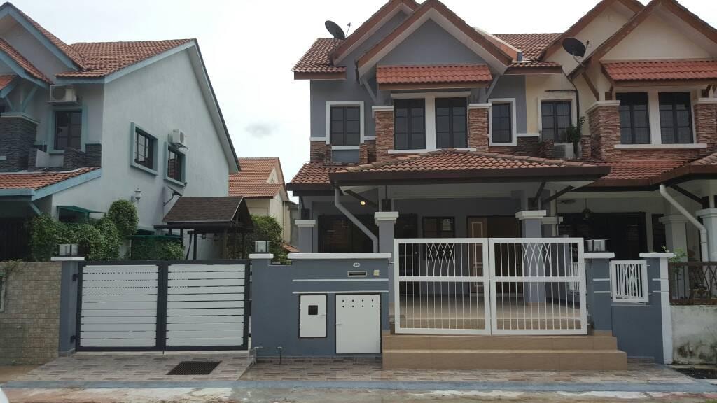 NICE UNIT End Lot 2 Storey Terace House Bandar Nus