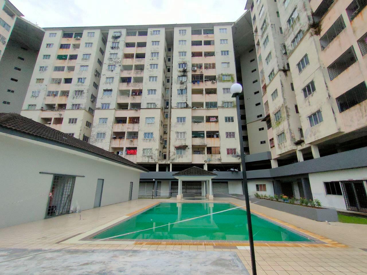 NEAR LRT Intan Apartment Puchong Selangor
