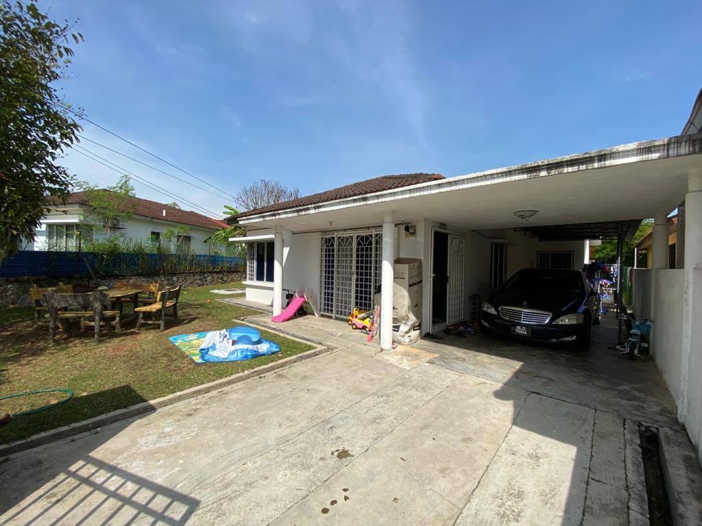 TANAH LUAS Single Storey Semi Detached Beranang - photo 2