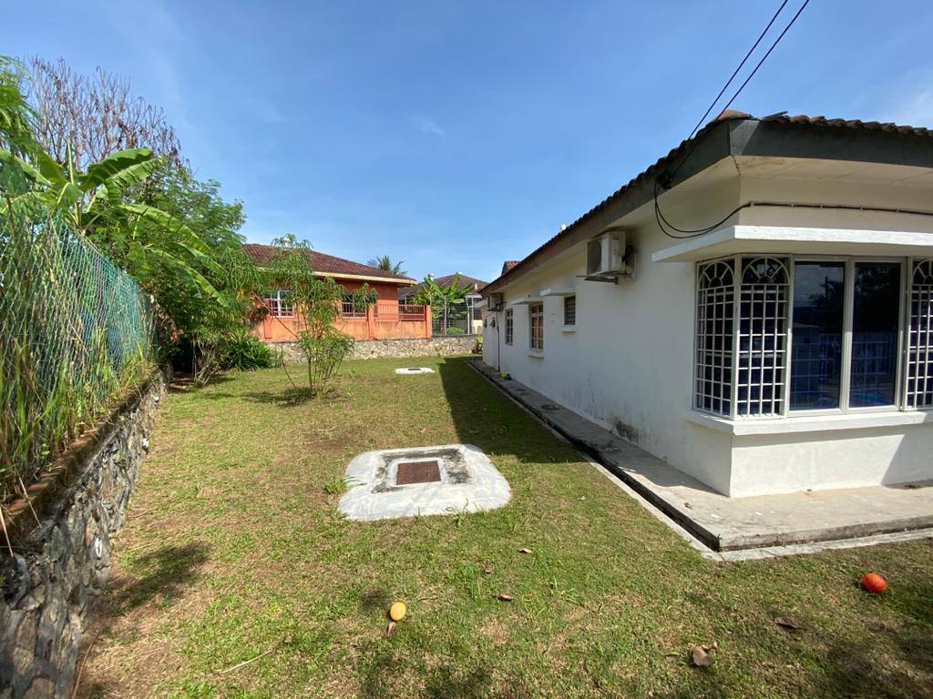 TANAH LUAS Single Storey Semi Detached Beranang - photo 3
