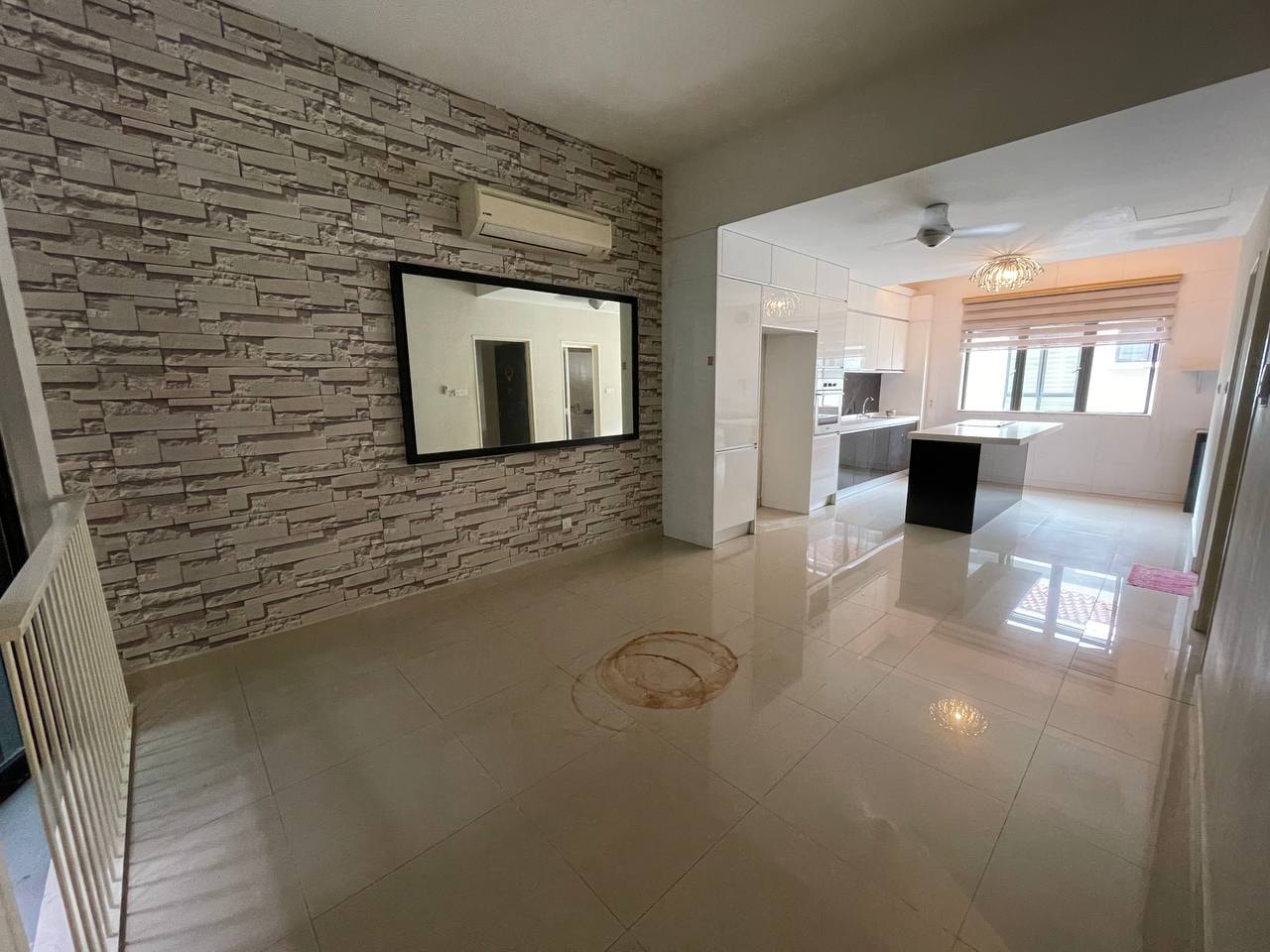 RENOVATED Double And Half Storey The Peak - photo 3