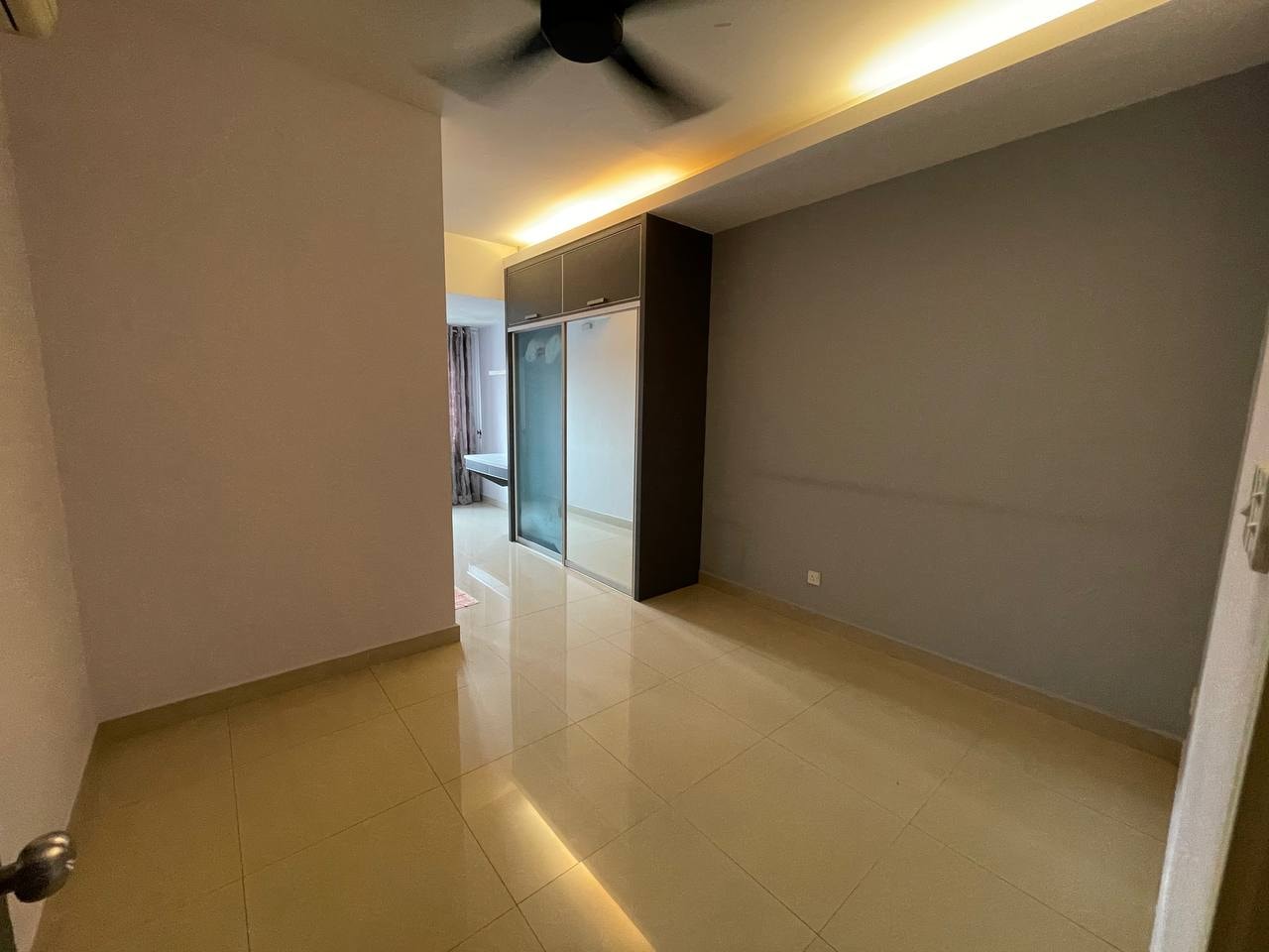 RENOVATED Double And Half Storey The Peak - photo 8