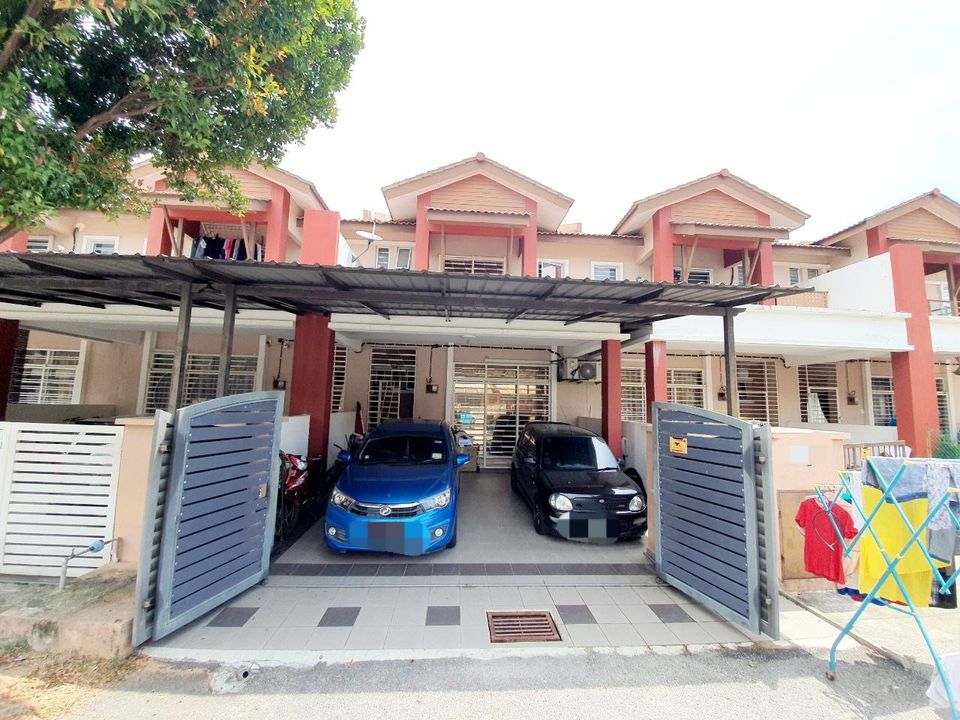 RENOVATED Double Storey Seri Pristina