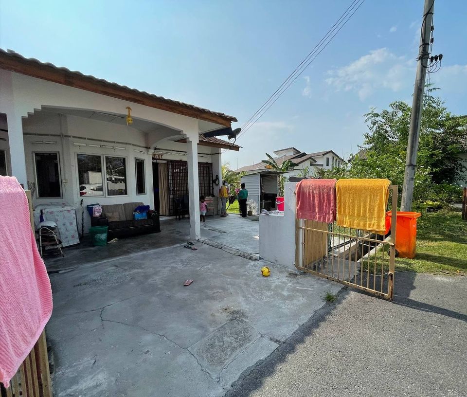 CORNER LOT Single Storey Taman langat Jaya