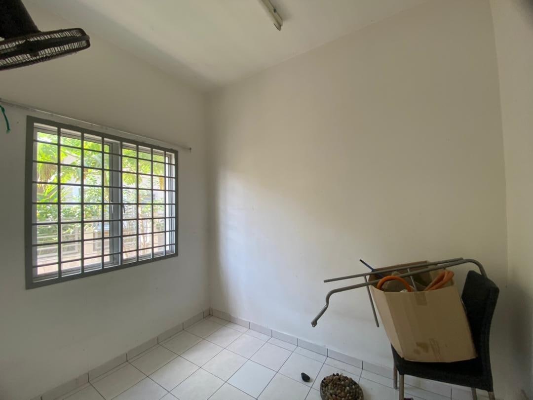 CHEAPEST Single Storey Terrace Taman Mawar Seksyen - photo 3