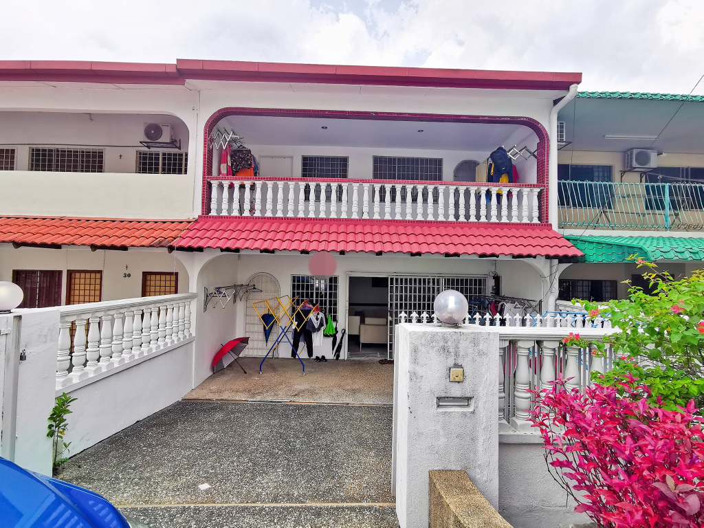 FREEHOLD SPACIOUS Double Storey Taman Taynton View