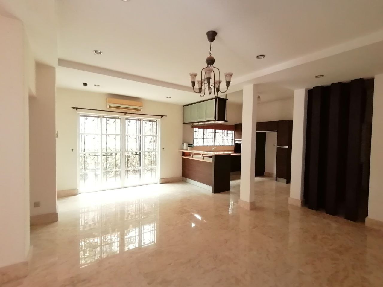 CORNER LOT Bungalow Jalan Bidai Bukit Jelutong - photo 3