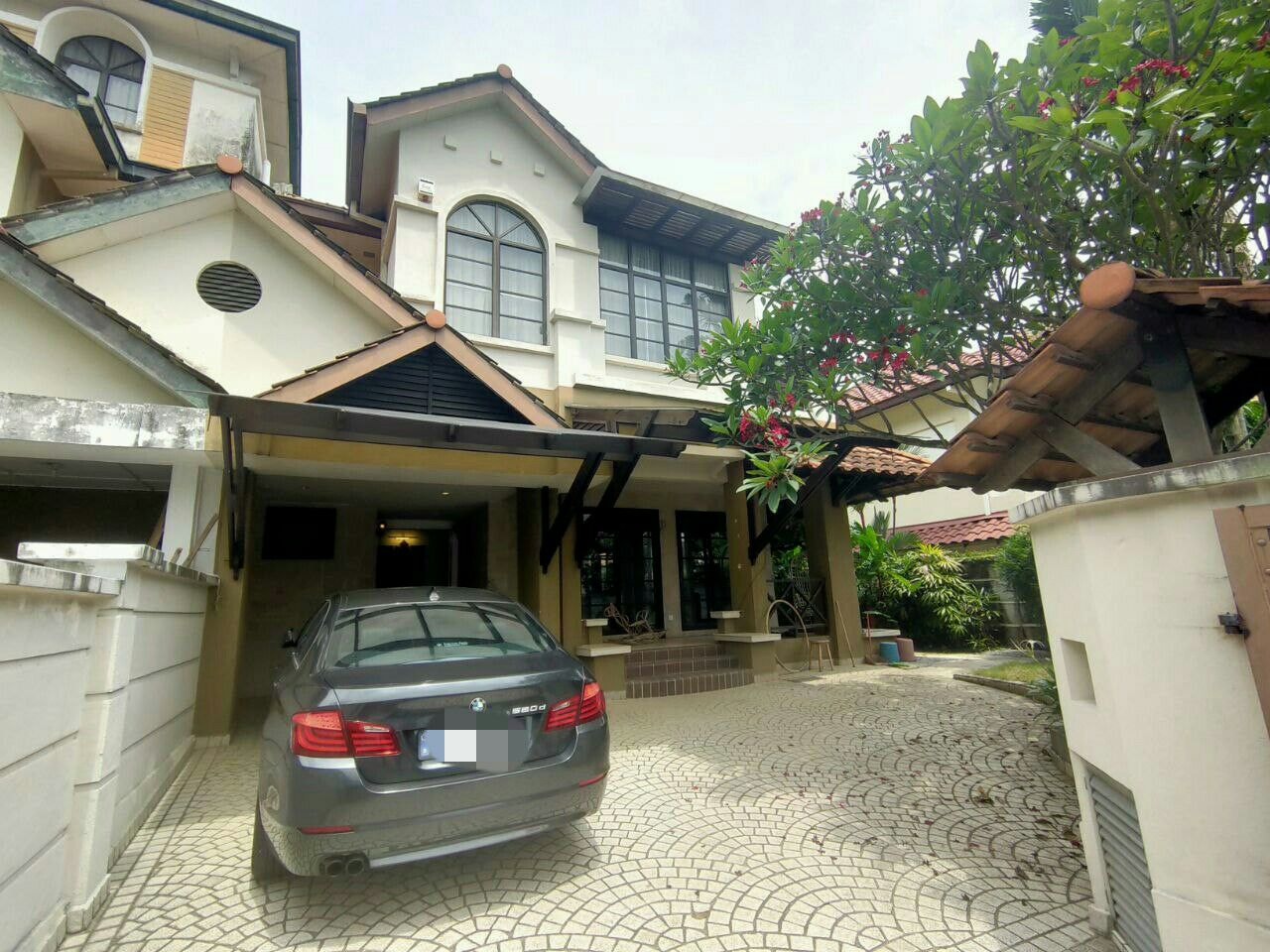 FULLY RENOVATED Double Storey Semi D Oncidium - photo 3