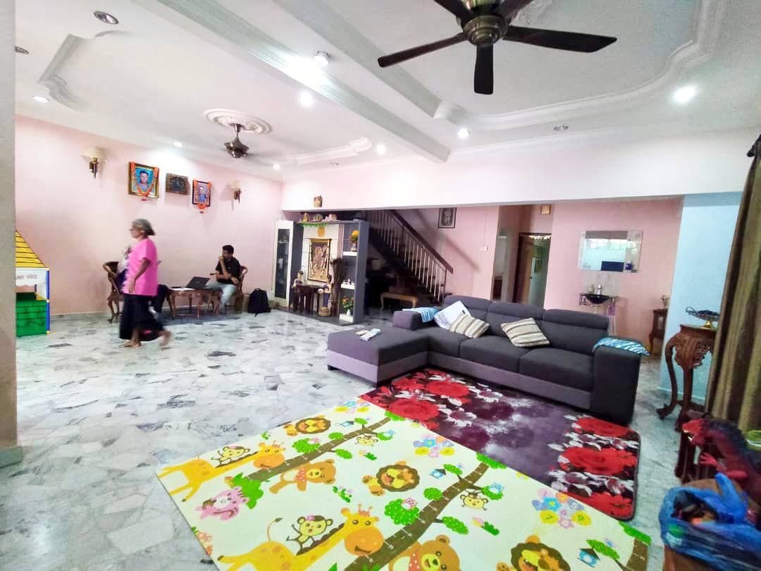 SPACIOUS Double Storey Semi D House Taman Century - photo 3