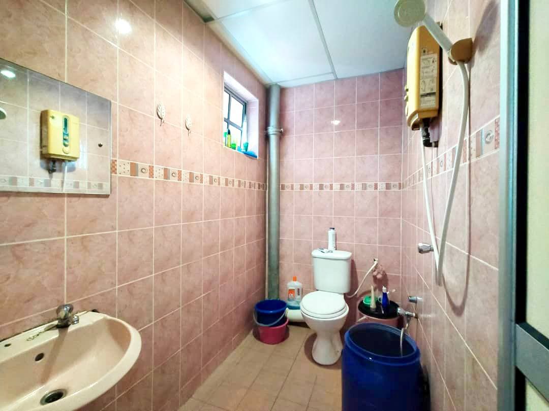 SPACIOUS Double Storey Semi D House Taman Century - photo 10