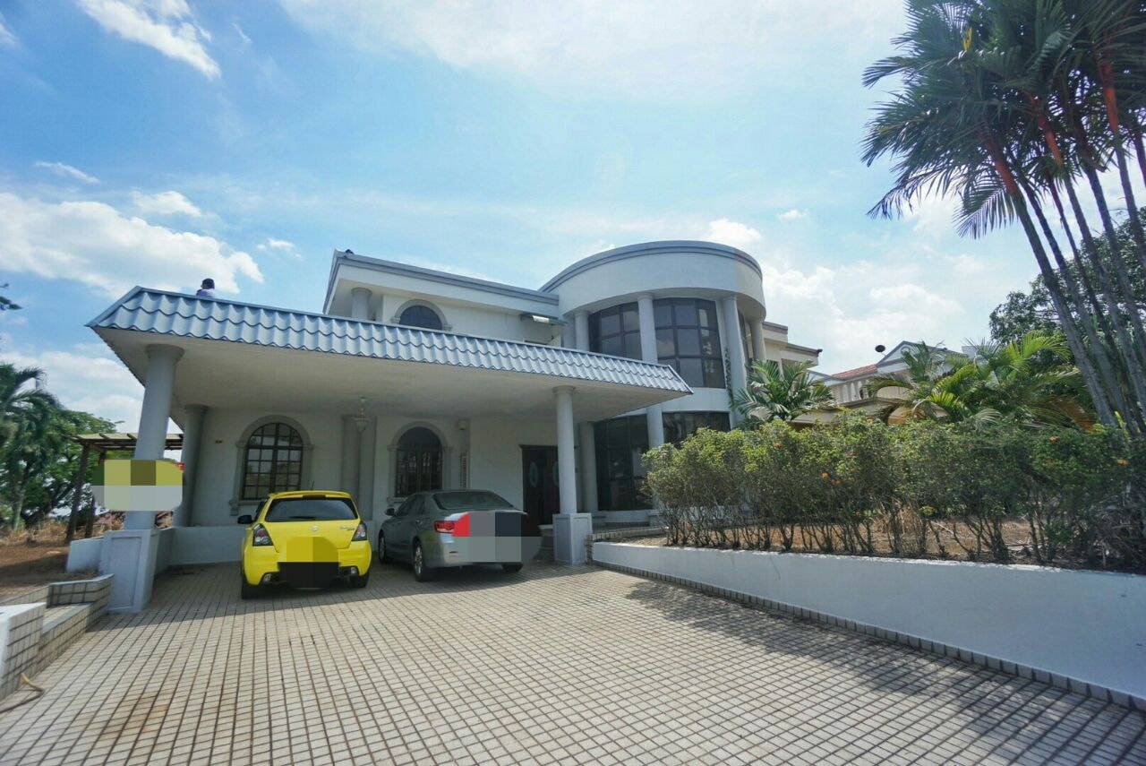 CORNER LOT 2 Storey Semi D at KGSAAS Seksyen 13