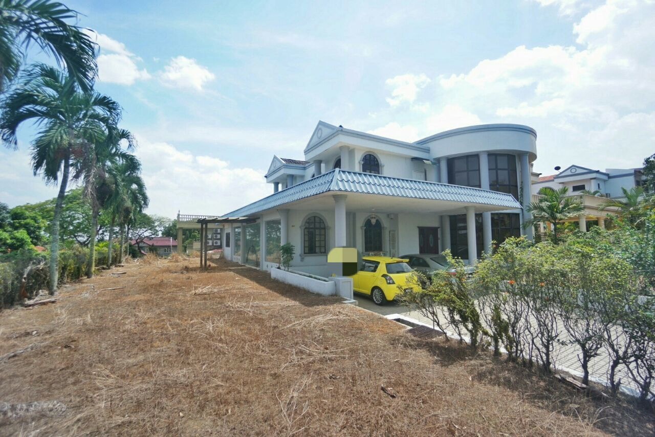 CORNER LOT 2 Storey Semi D at KGSAAS Seksyen 13 - photo 2