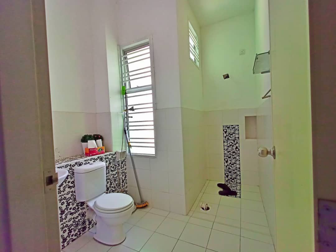 RENOVATED Double Storey Taman Setia Indah Johor - photo 4