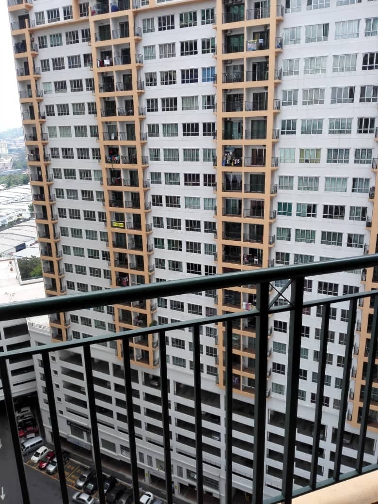 STRATEGIC LOCATION Serviced Residence OUG Parklane