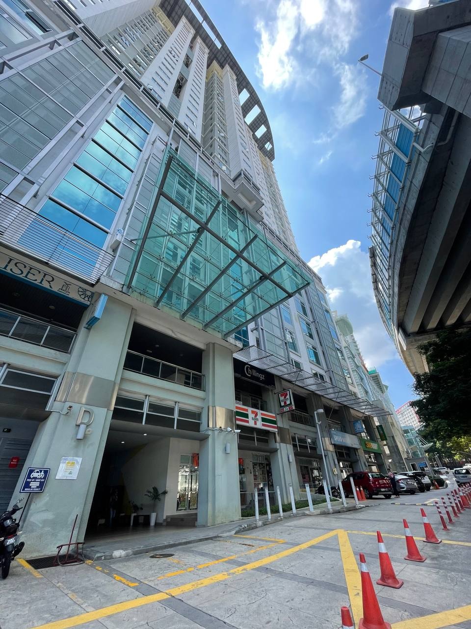 STRATEGIC LOCATION Condominium Metropolitan Square