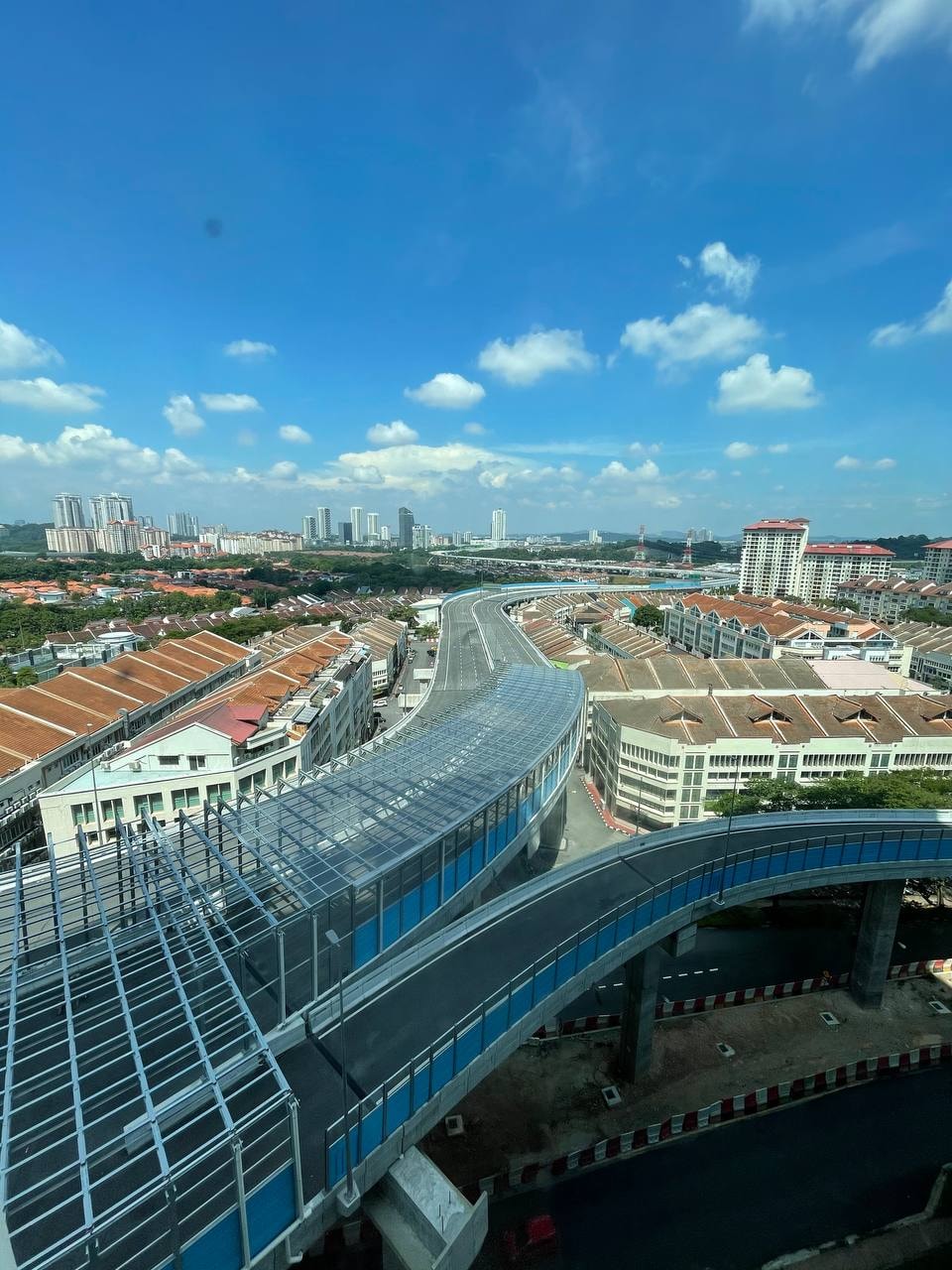 STRATEGIC LOCATION Condominium Metropolitan Square - photo 8