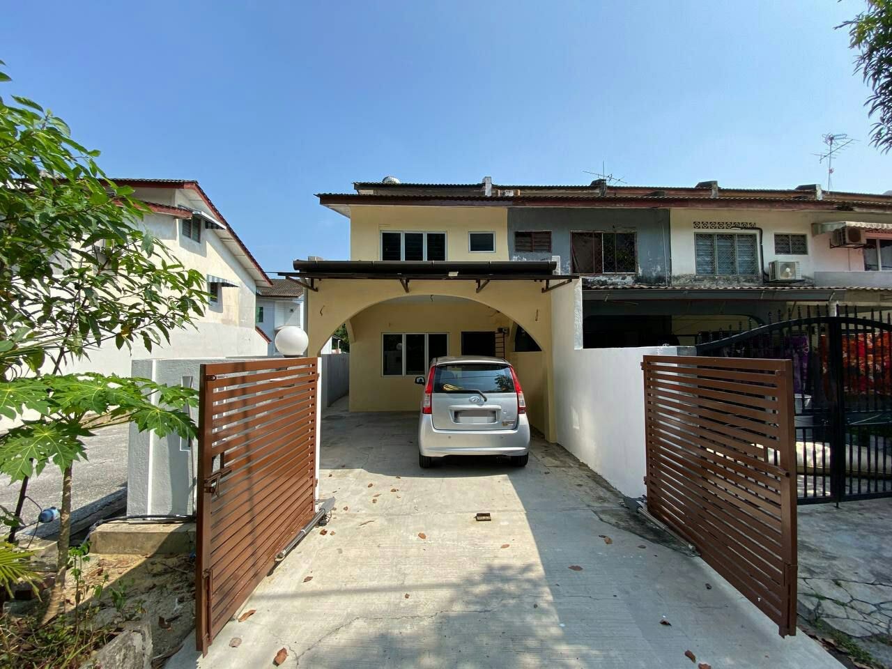 END LOT Two And Half Storey Taman Sri Muda