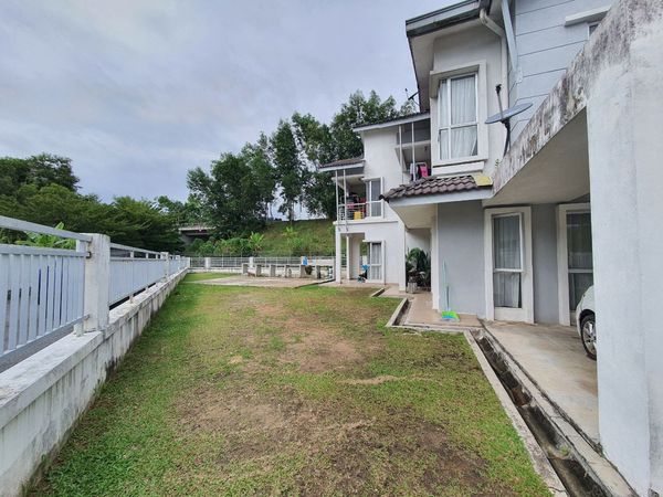 FACING OPEN CORNER UNIT 2 Storey House Taman TTDI
