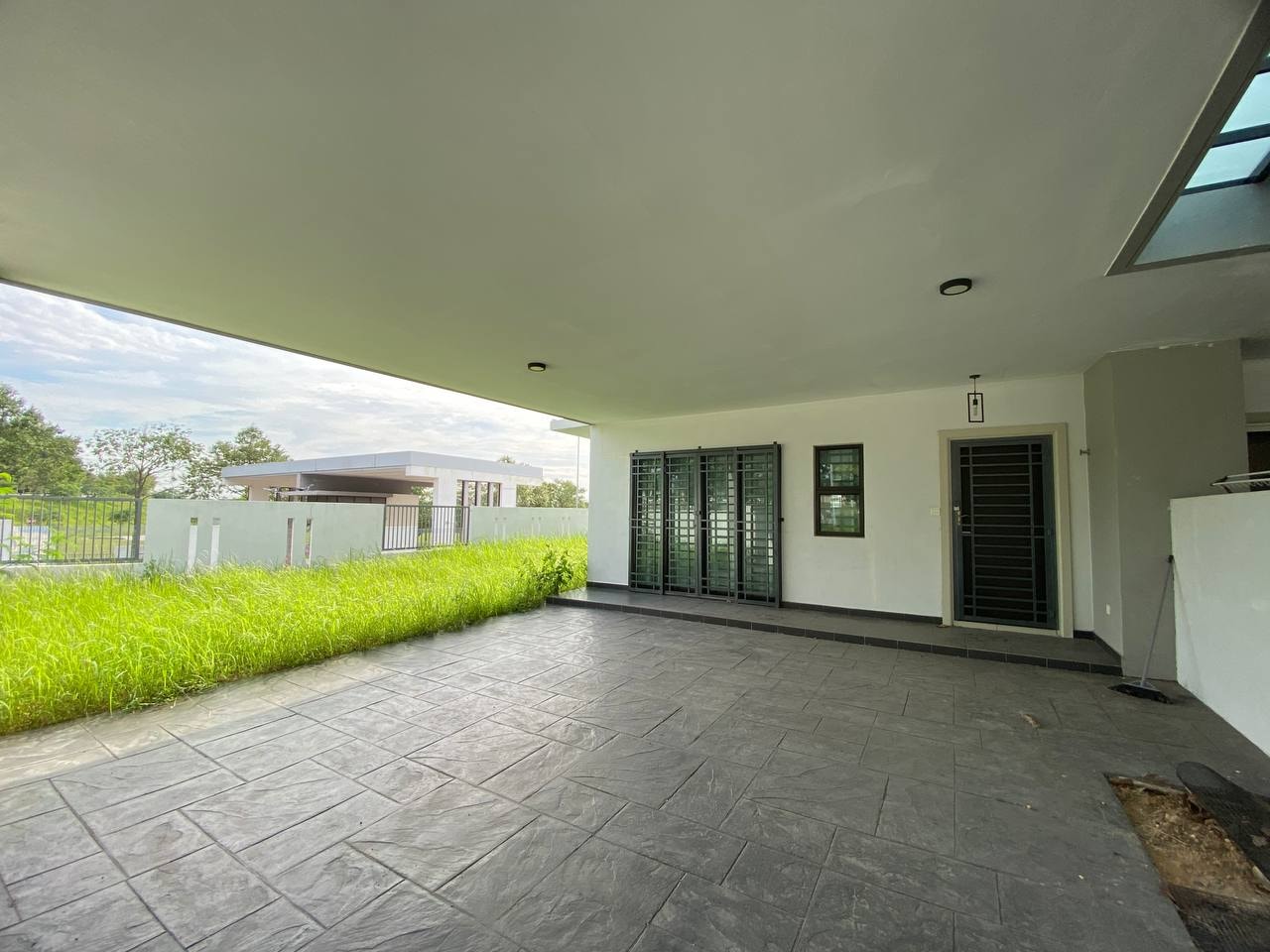 CORNER LOT Double Storey Link House Delfina Nilai - photo 3