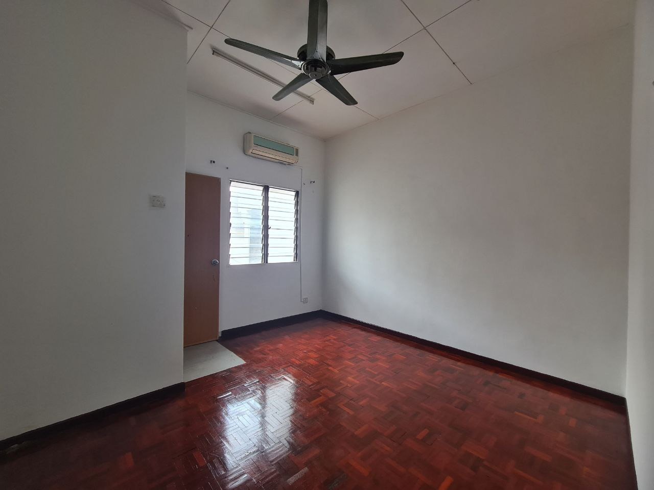 DOUBLE STOREY HOUSE DAMAI BESTARI ALAM DAMAI KL - photo 3