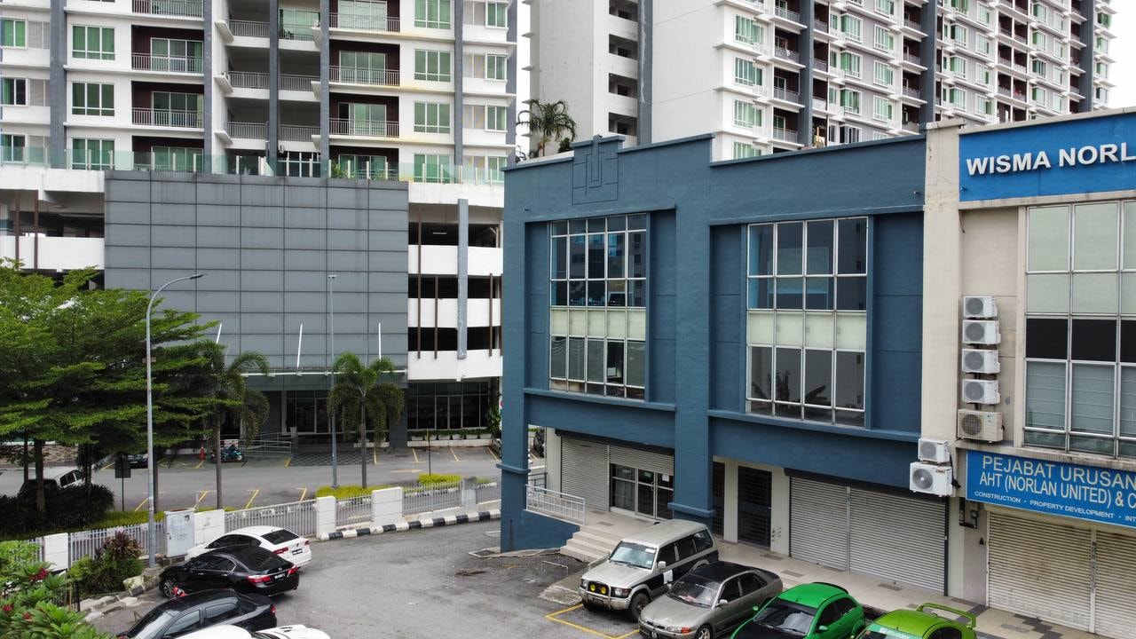 3 AND HALF BUILDING CORNER AND INTERMEDIATE KL - photo 11