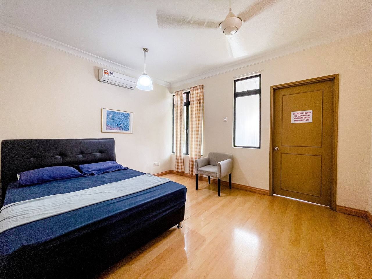 2 AND HALF STOREY TERRACE AT PRESINT 18