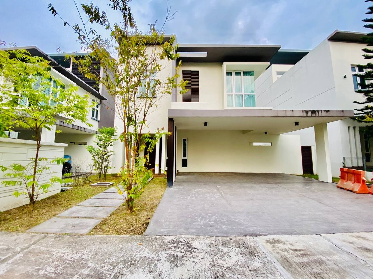 BUNGALOW 2 AND HALF STOREY TIJANI UKAY PERDANA