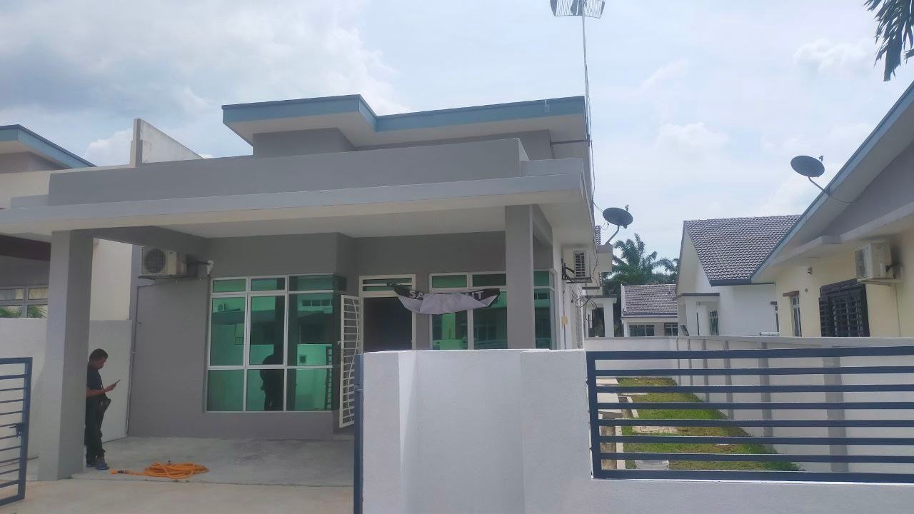 SINGLE STOREY SEMI D TAMAN LANGAT UTAMA 2 - photo 4
