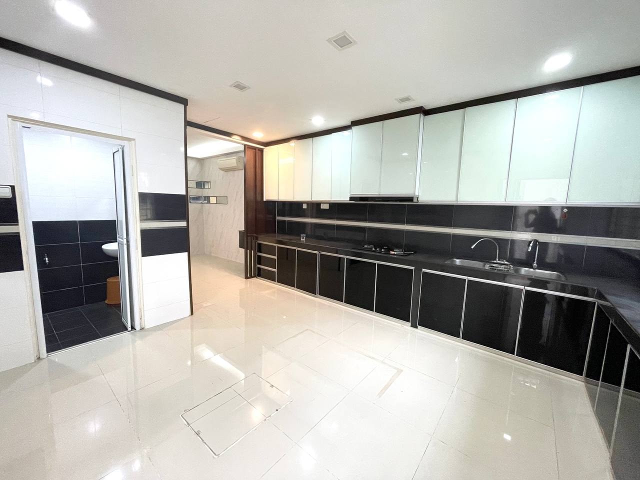 DOUBLE STOREY TERRACE HOUSE BANDAR SRI DAMANSARA - photo 4