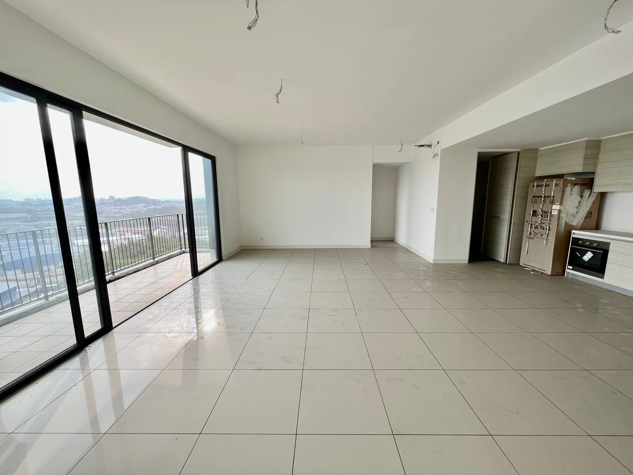 CONDOMINIUM WINDOWS ON THE PARK, CHERAS - photo 3