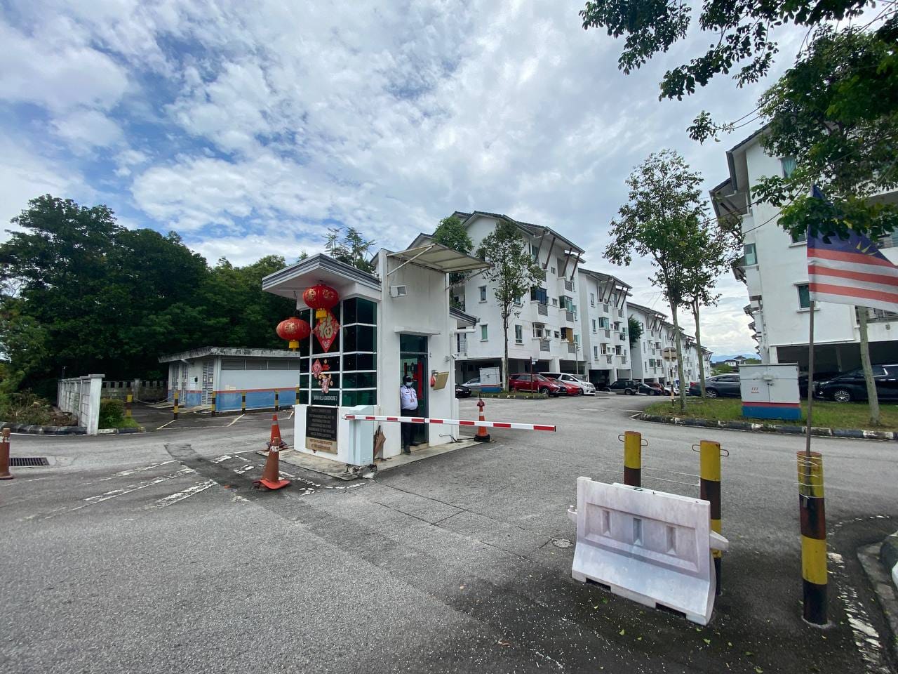 TOWNHOUSE BAYAN VILLA JALAN BS 2 Tmn Bukit Serdang