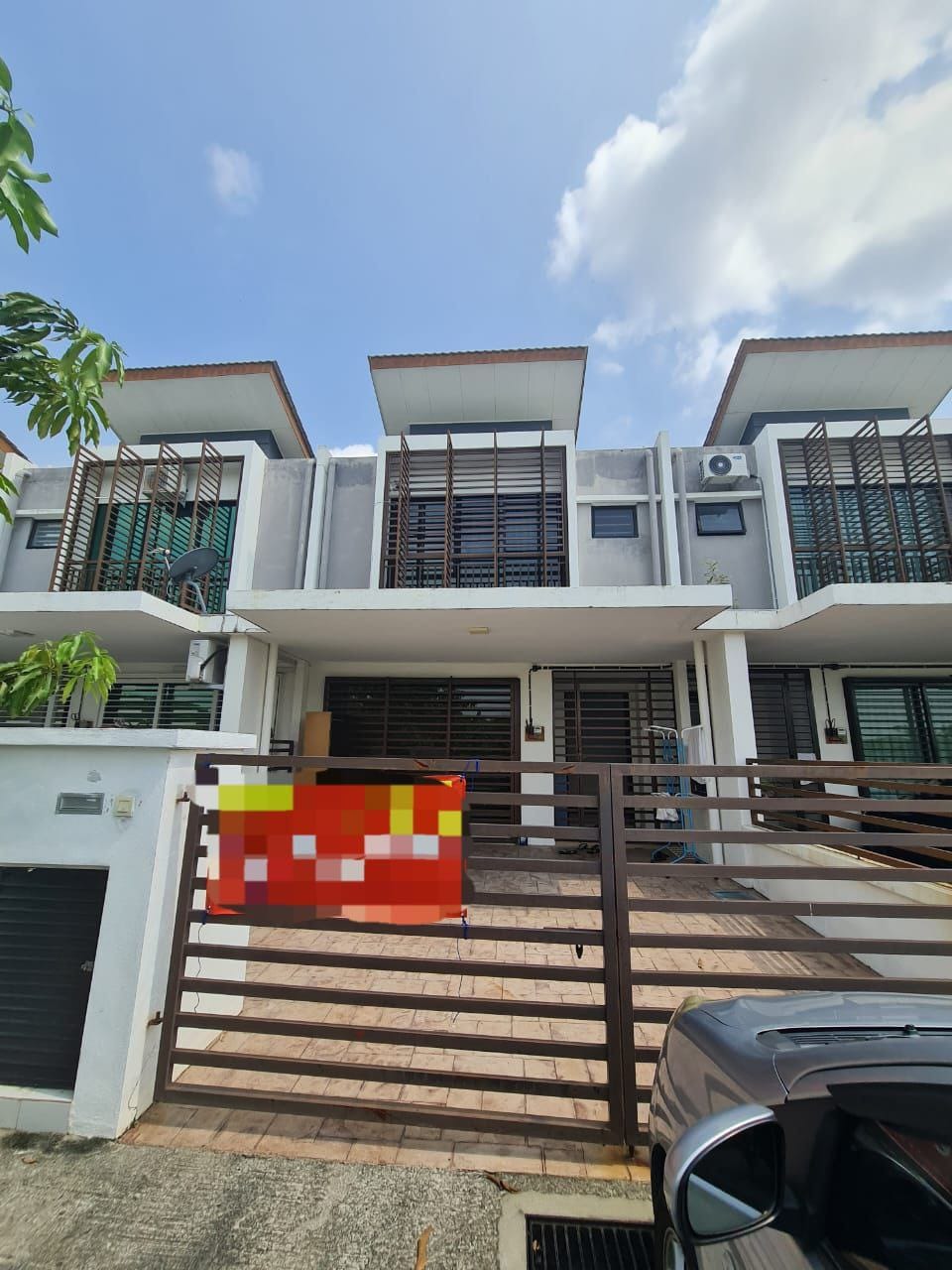 DOUBLE STOREY TAMAN SAUJANA KLIA, KOTA WARISAN