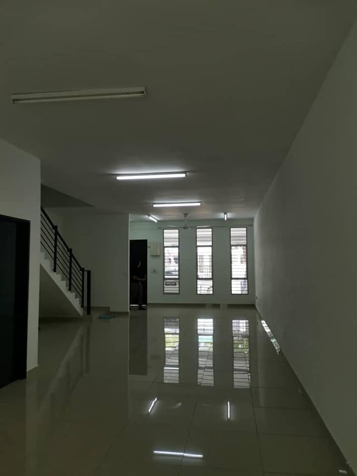 3 STOREY BANGI  AVENUE - photo 2