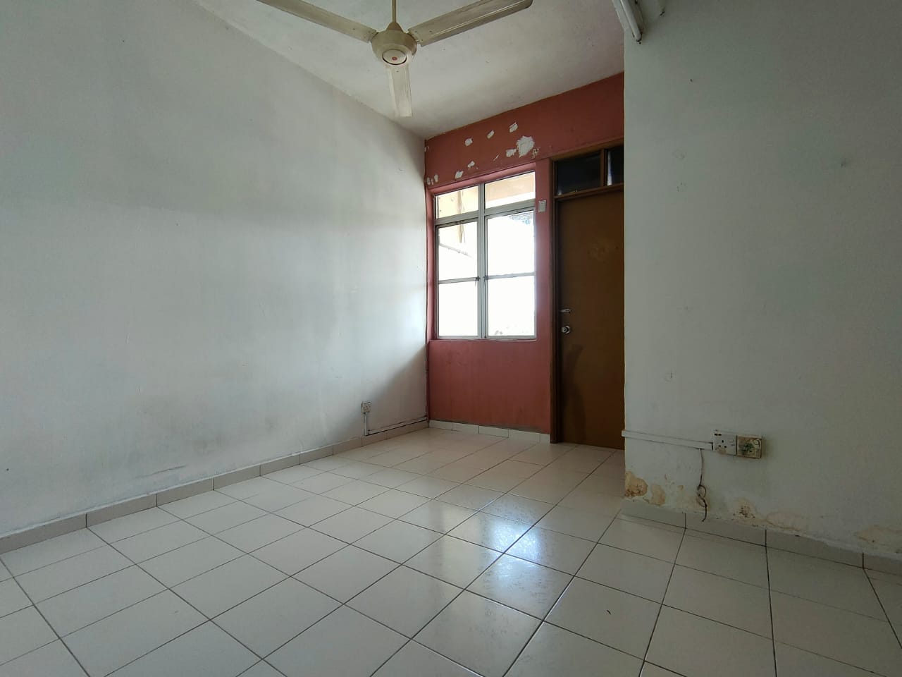 TINGKAT 2 SHOP APARTMENT SERDANG RAYA - photo 4