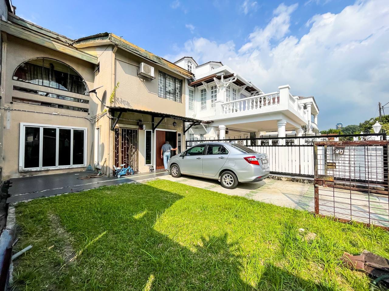 2 STOREY SUPERLINK SEKSYEN 8 JALAN TEPIAN