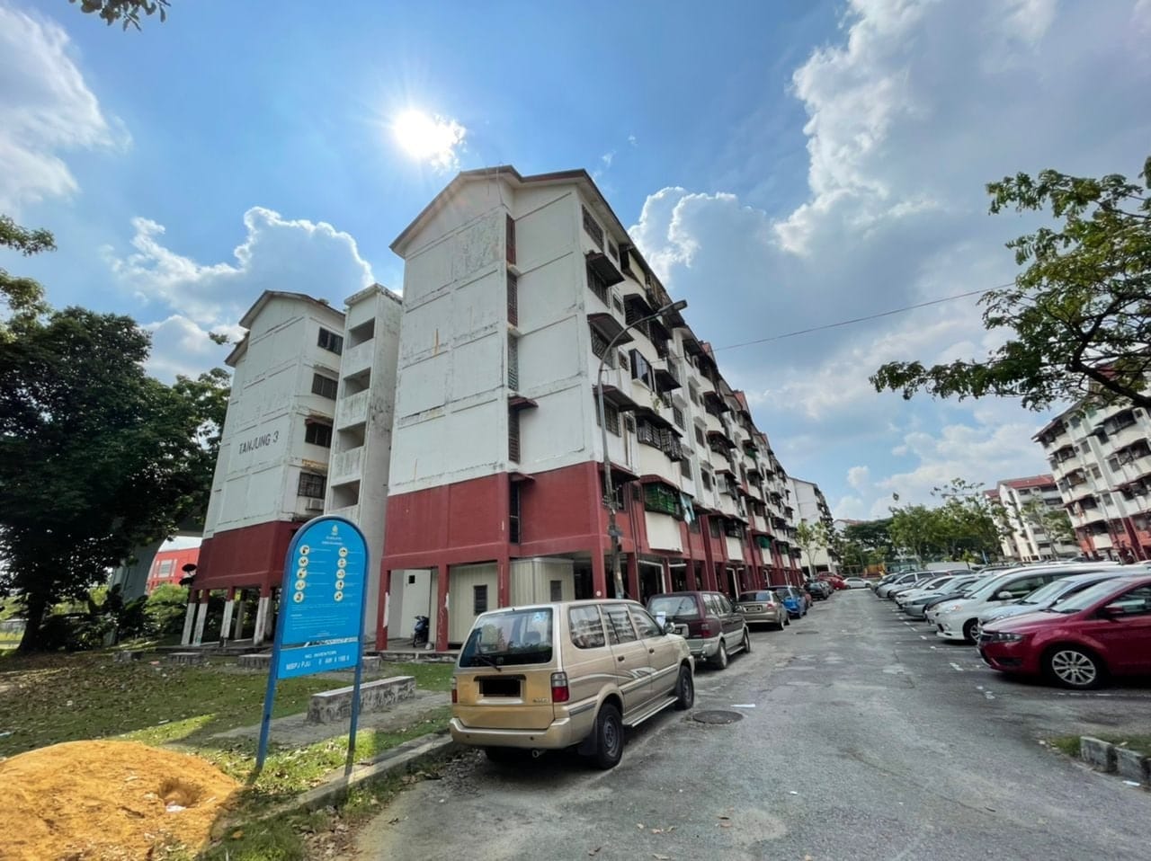 APARTMENT GUGUSAN TANJUNG - photo 1