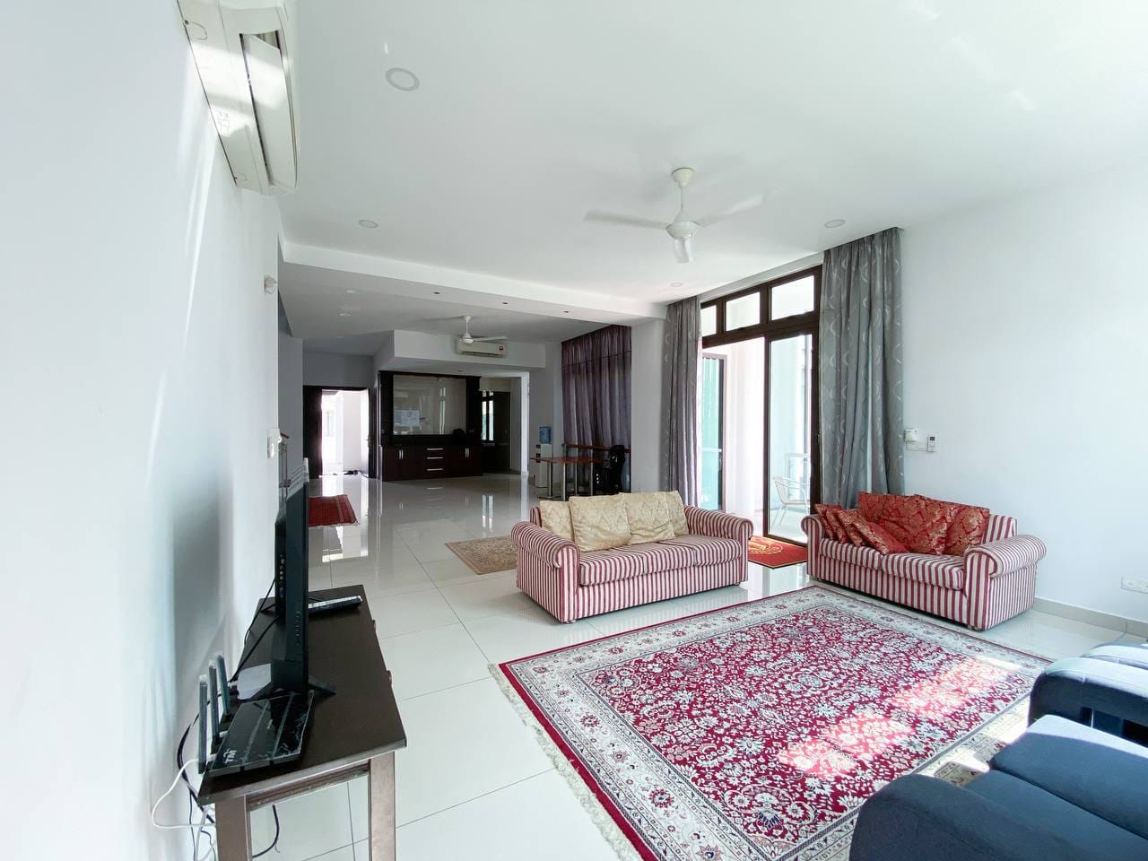 Lake View 3 Storey Semi-D Fera Twinvilla Presint 8 - photo 3