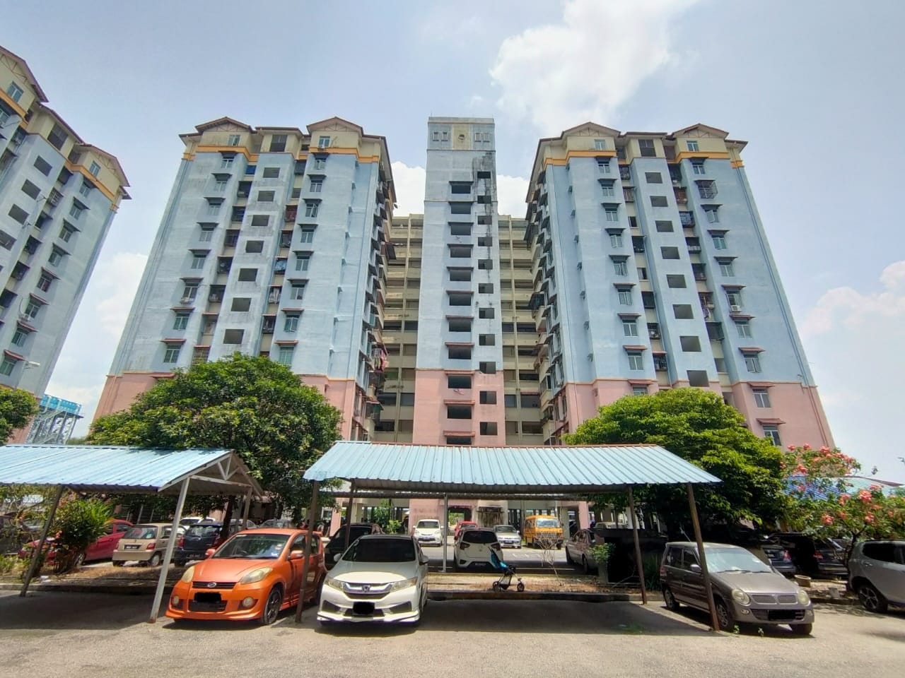 PENTHOUSE APARTMENT CHERAS UTAMA